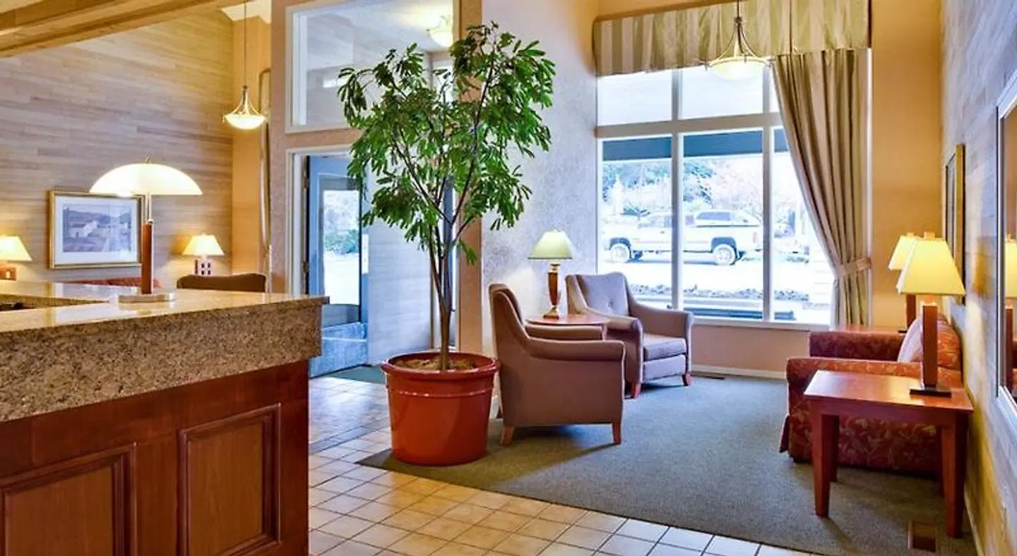 Best Western Plus Oak Harbor Hotel & Conference Center LOUNGE_LOBBY
