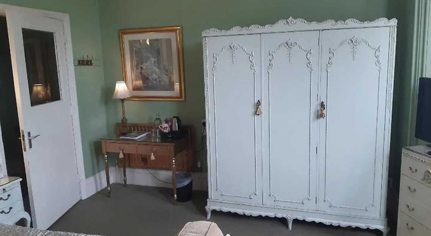 Holywell House ROOM_EXAMPLE