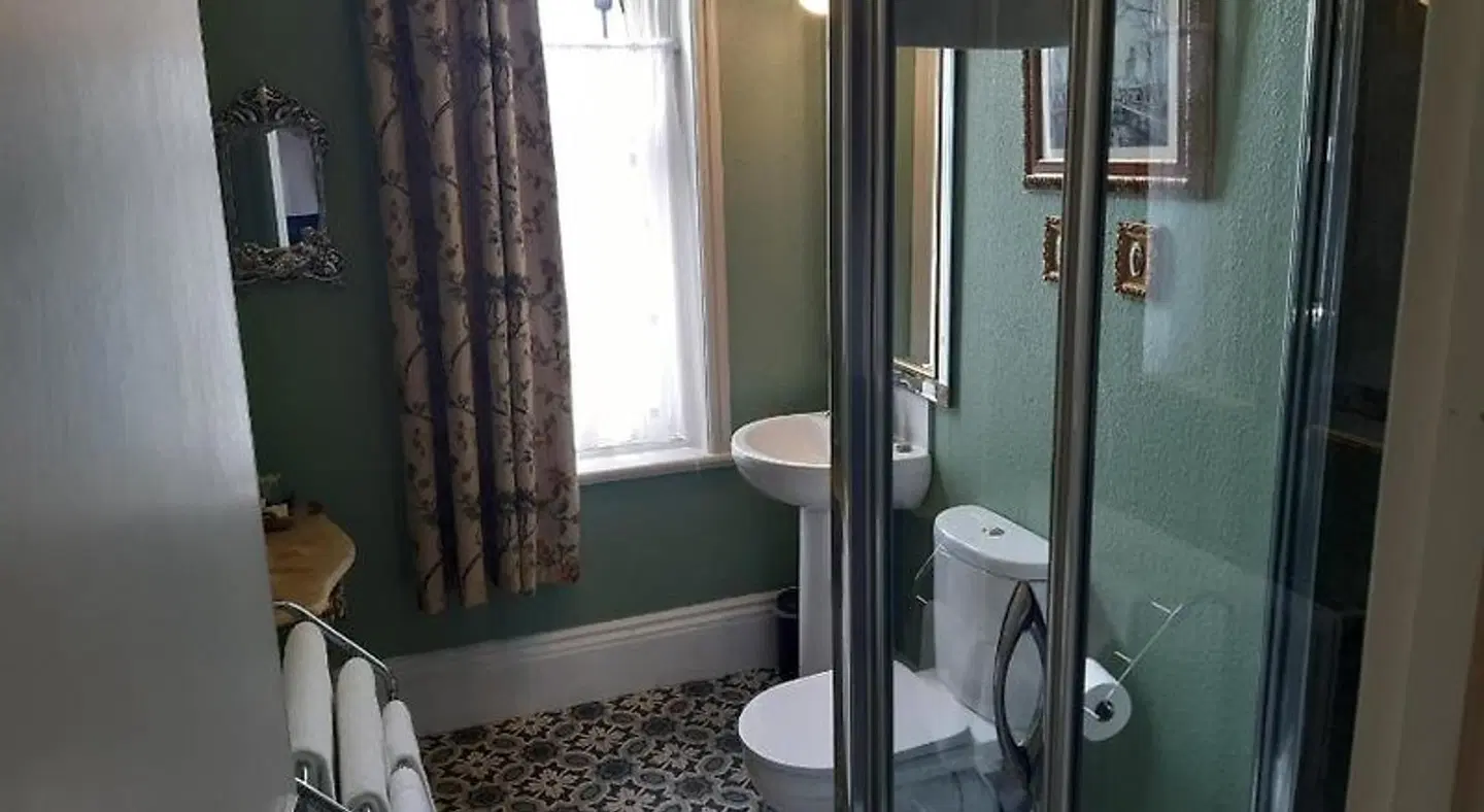 Holywell House Badezimmer