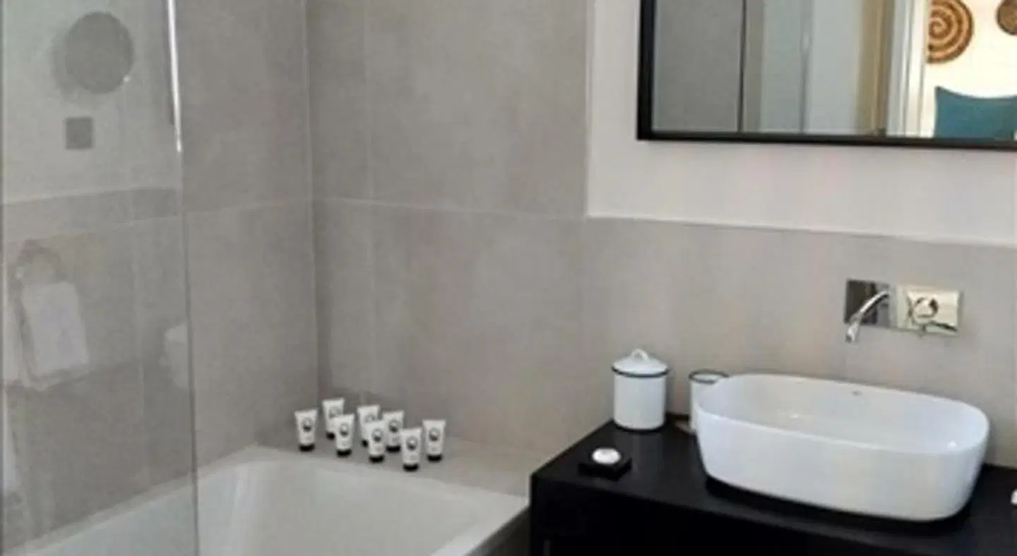 Le Nessay Badezimmer