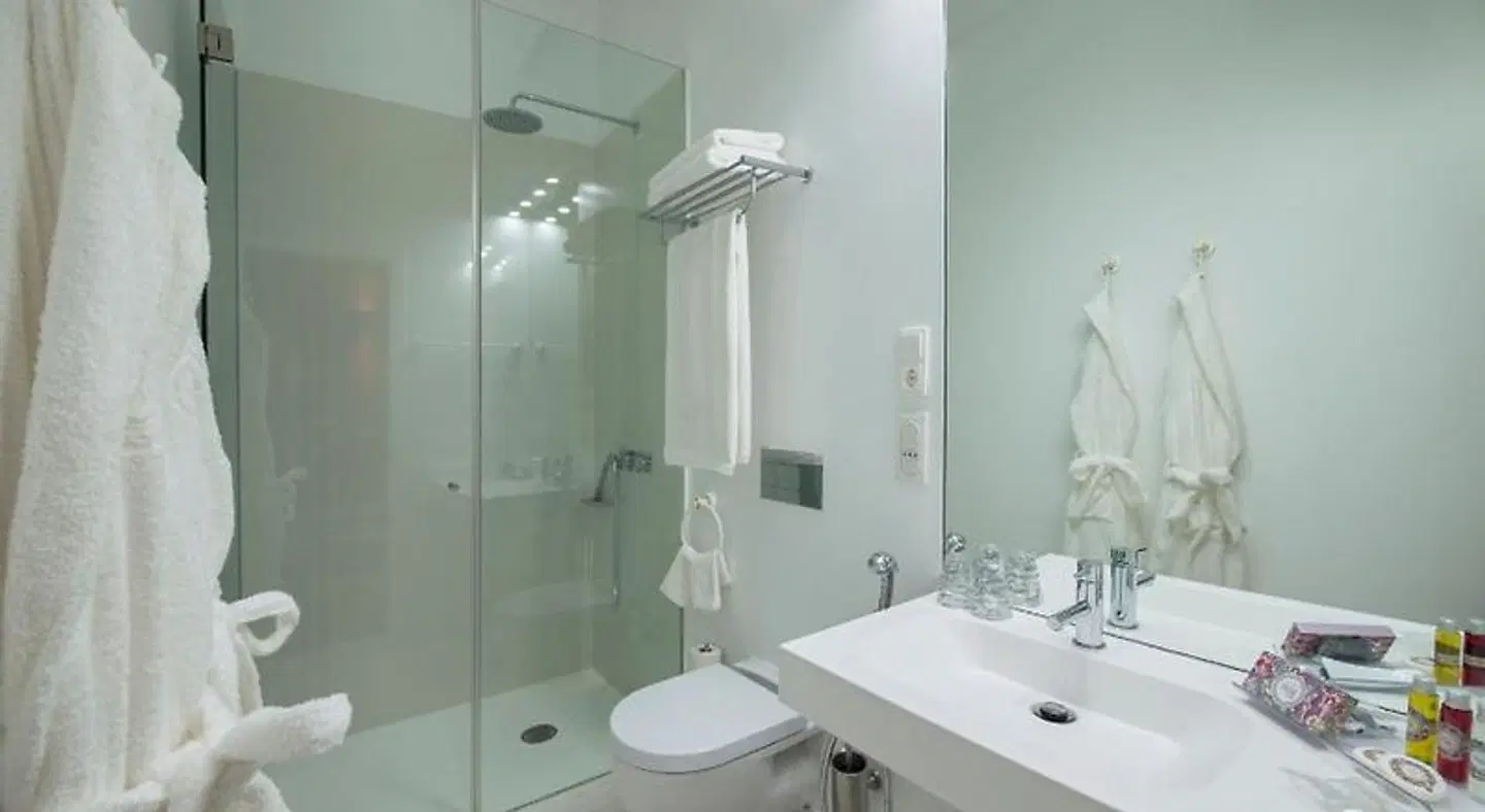 EMAJ Boutique Hotel Badezimmer