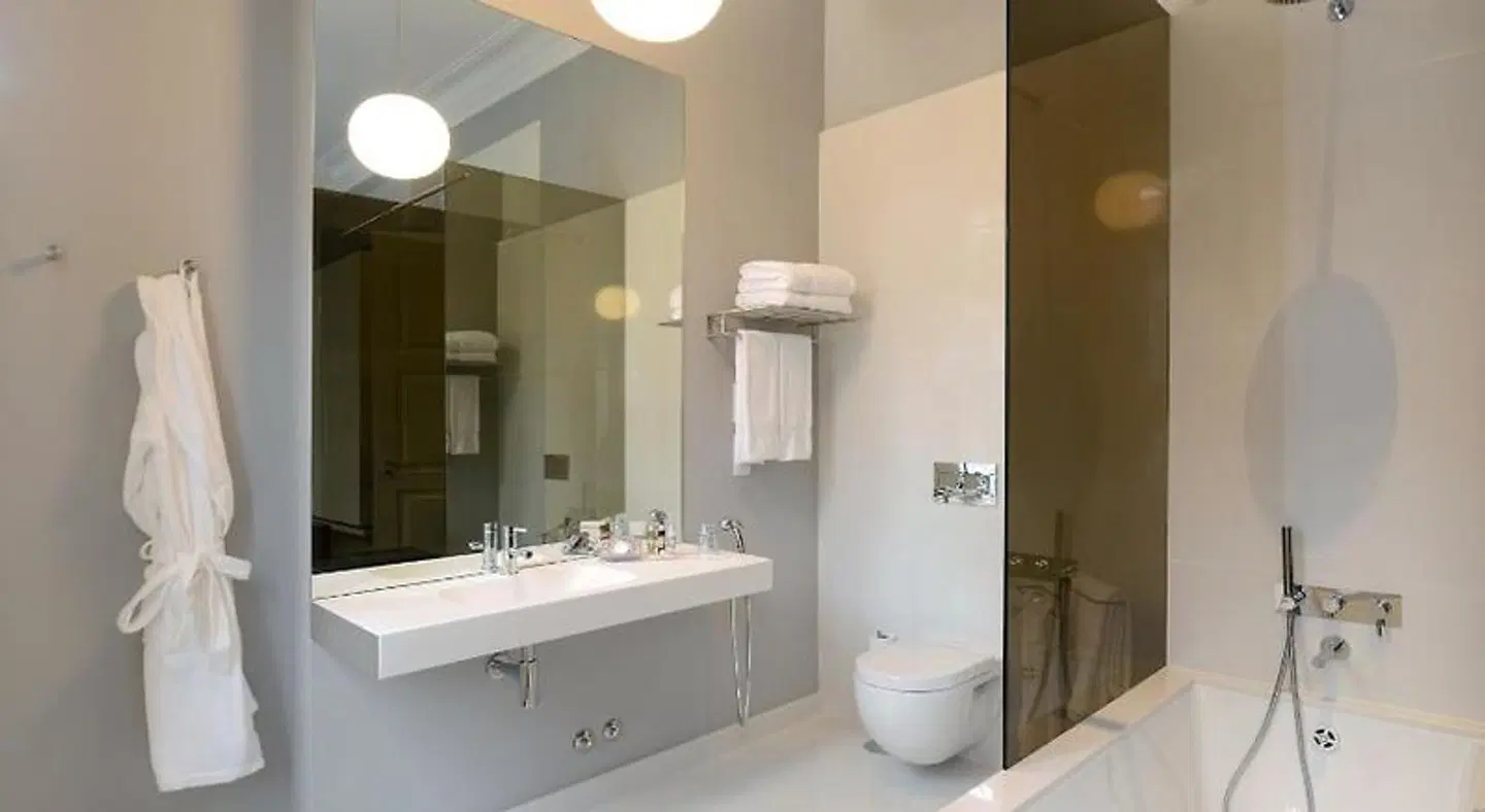 EMAJ Boutique Hotel Badezimmer