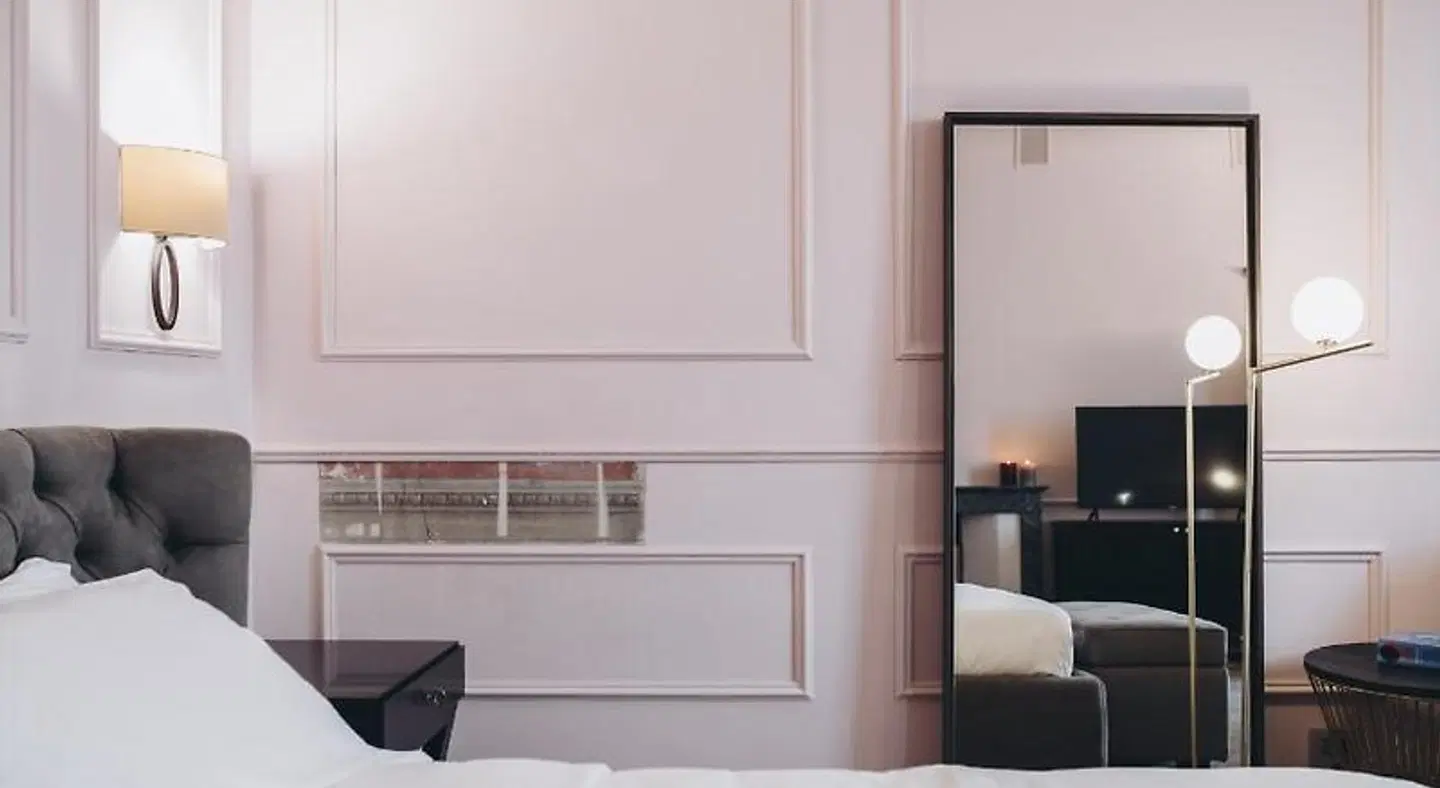 Gregorini Bingham Art Luxury Suites ROOM_EXAMPLE