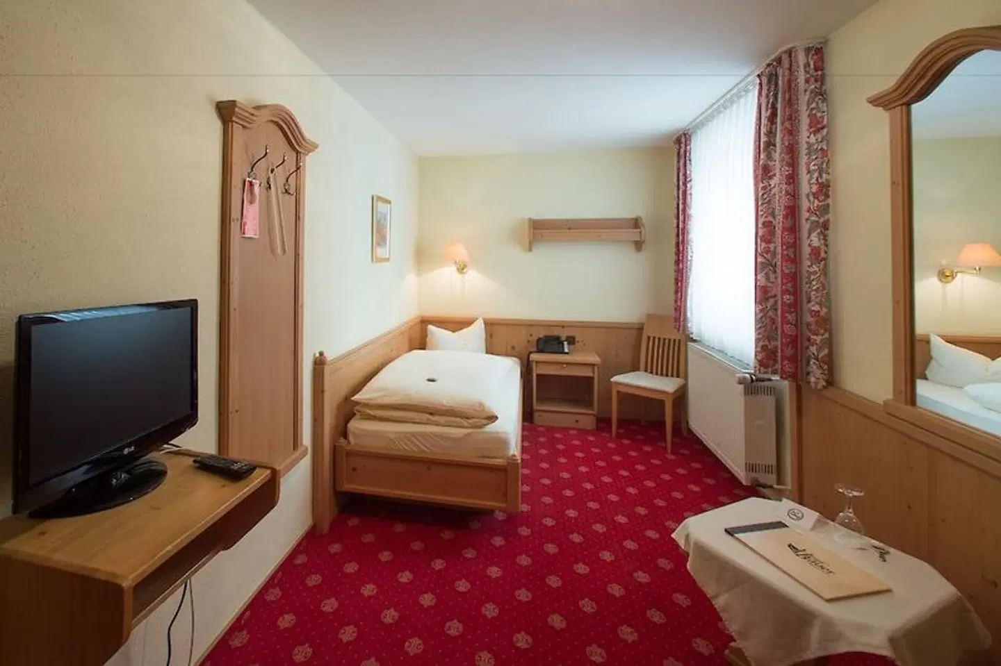 Bauer ROOM_EXAMPLE