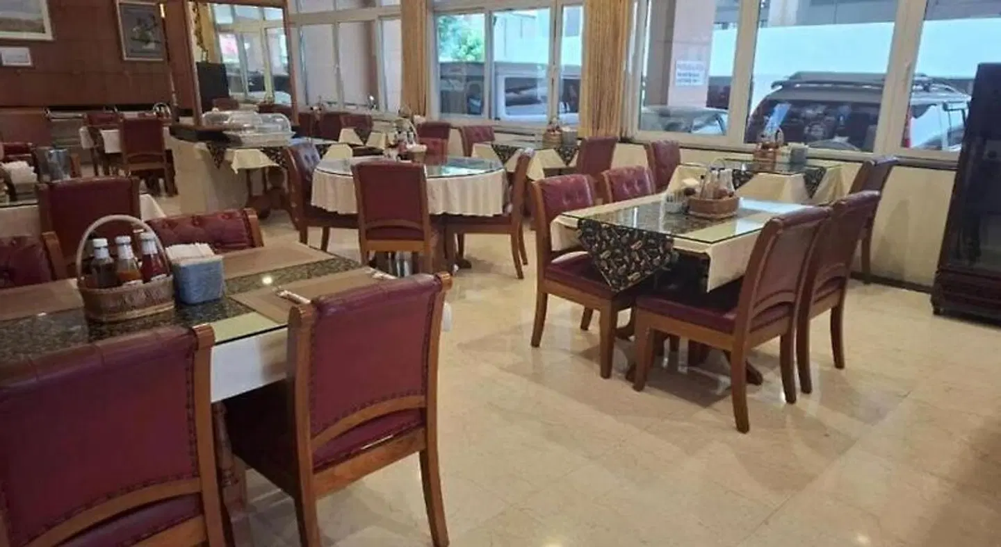 Whitehouse Condotel Restaurant