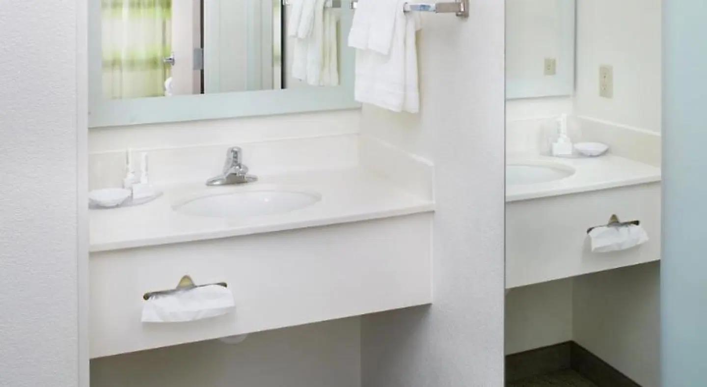 SpringHill Suites Pittsburgh Airport Badezimmer