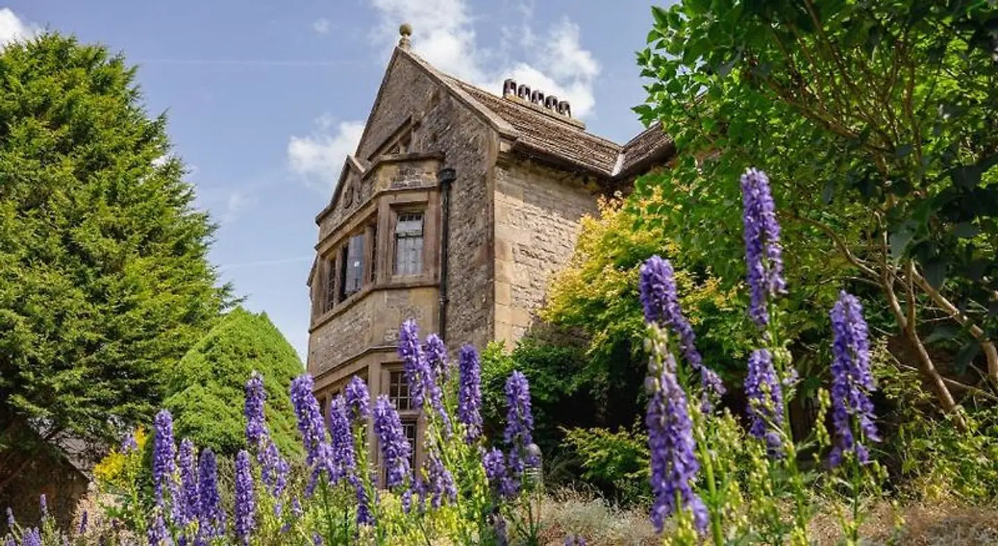 YHA Hartington Hall EXTERIOR