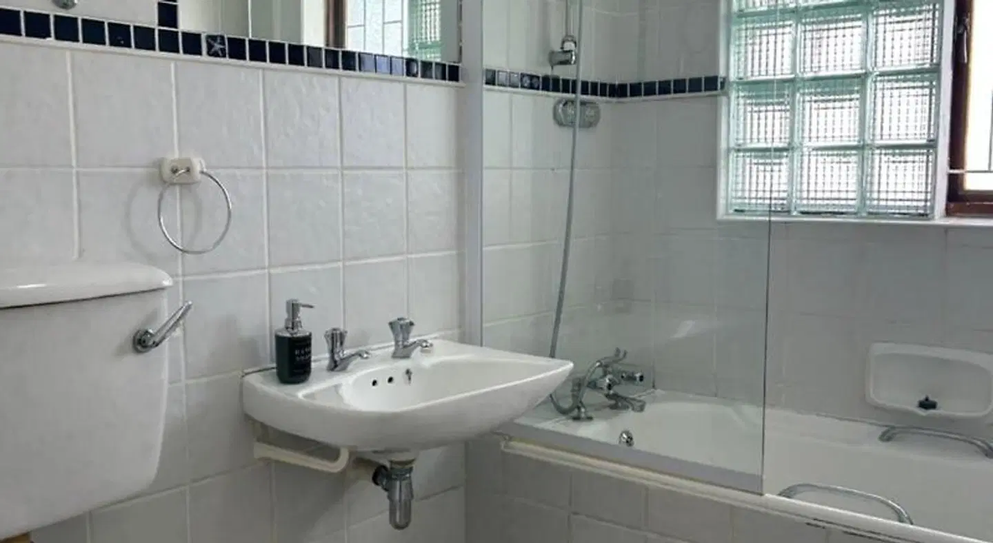 Dolliwarie Guest House Badezimmer