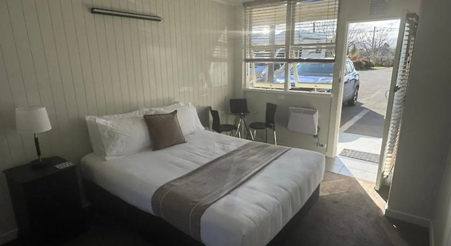Bristol Motel ROOM_EXAMPLE