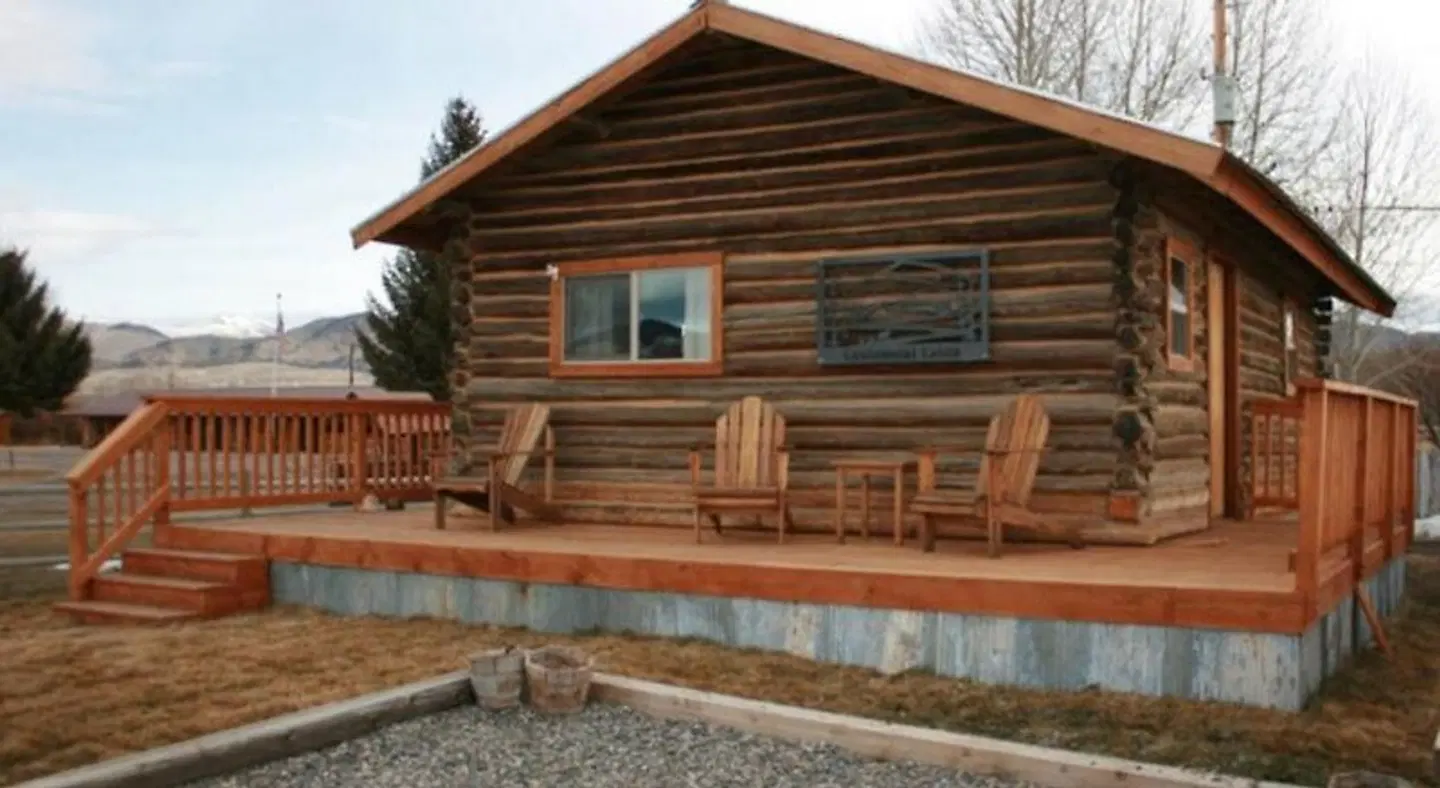 Sportsman Motel EXTERIOR