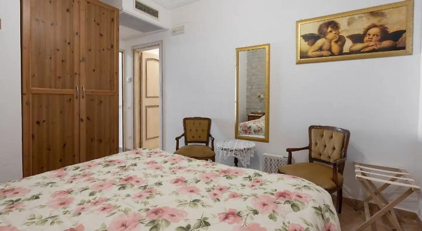 Sostella ROOM_EXAMPLE