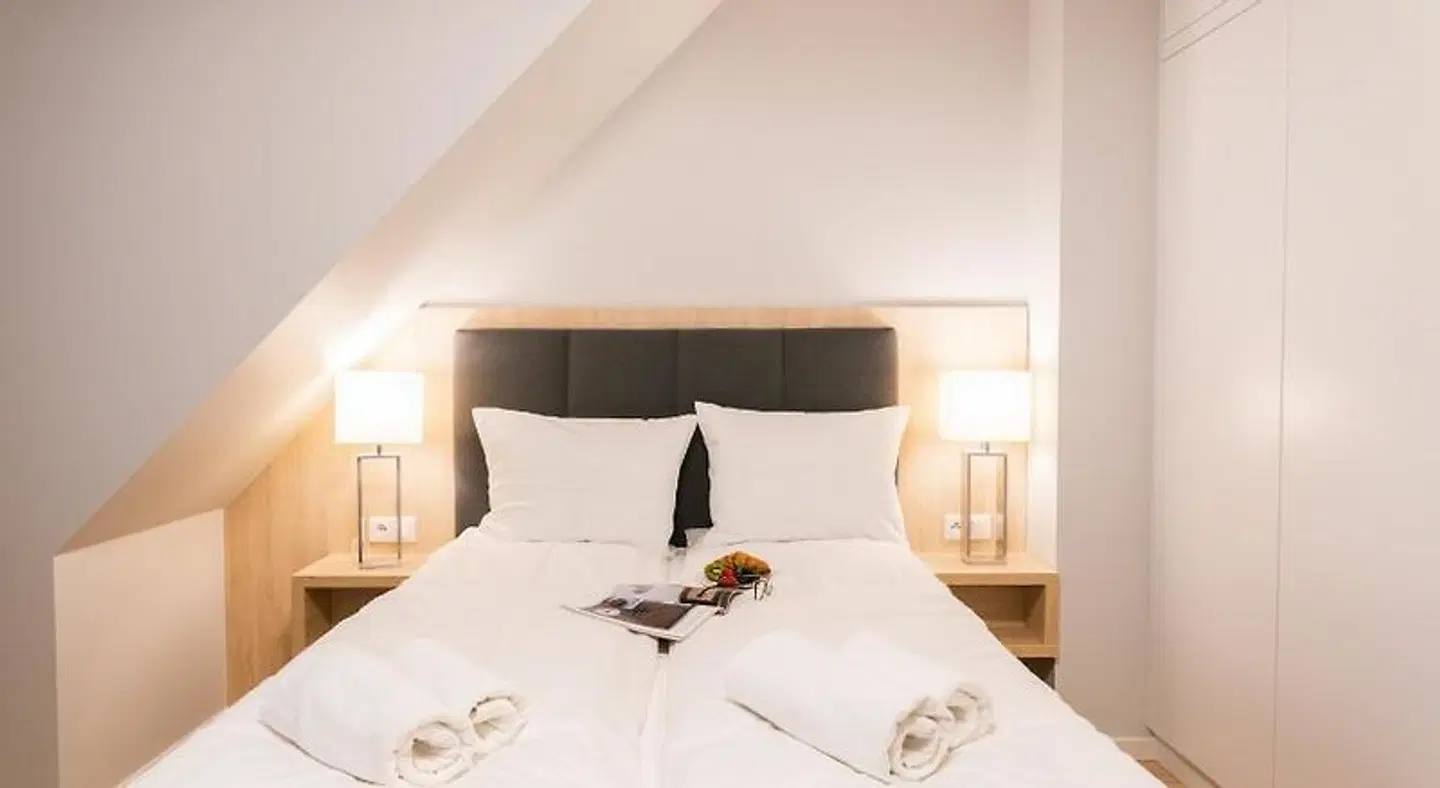 Q17 Apartments ROOM_EXAMPLE