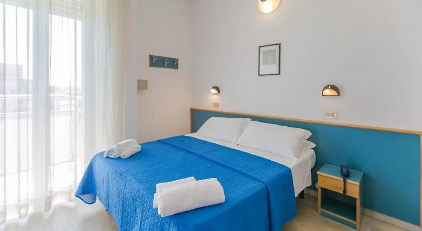 Hotel Eiffel ROOM_EXAMPLE