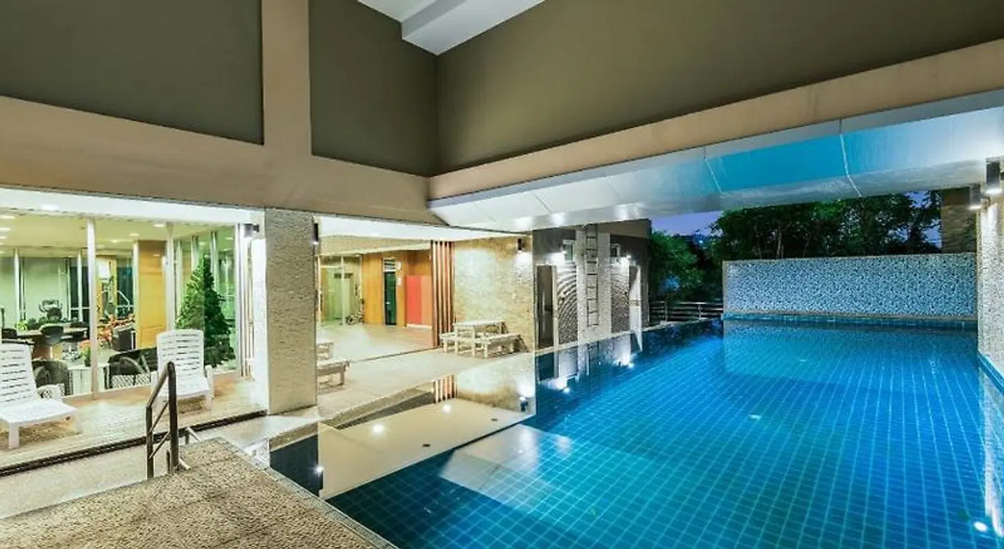 BB Garden Resort Hallenbad