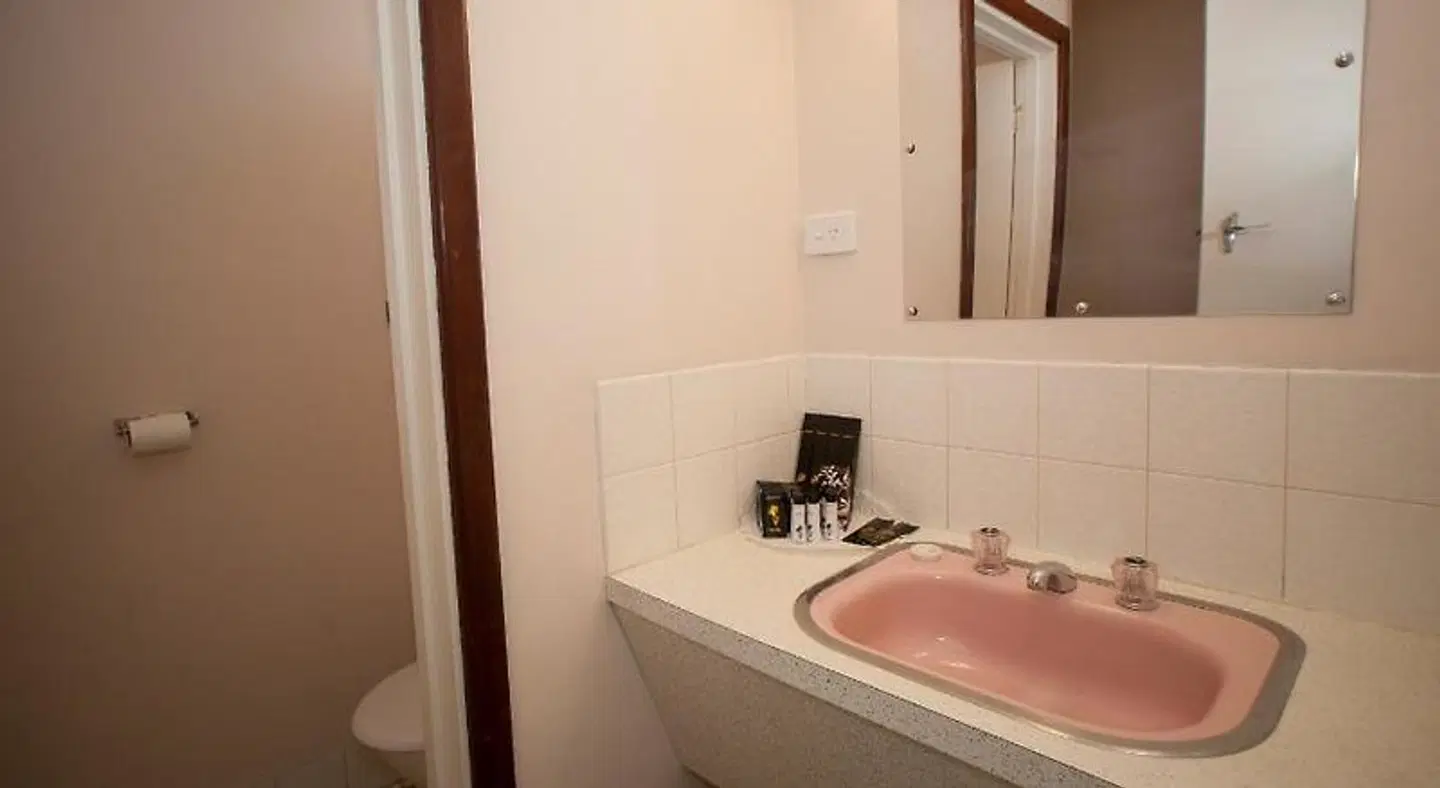 Manjimup Motor Inn Badezimmer