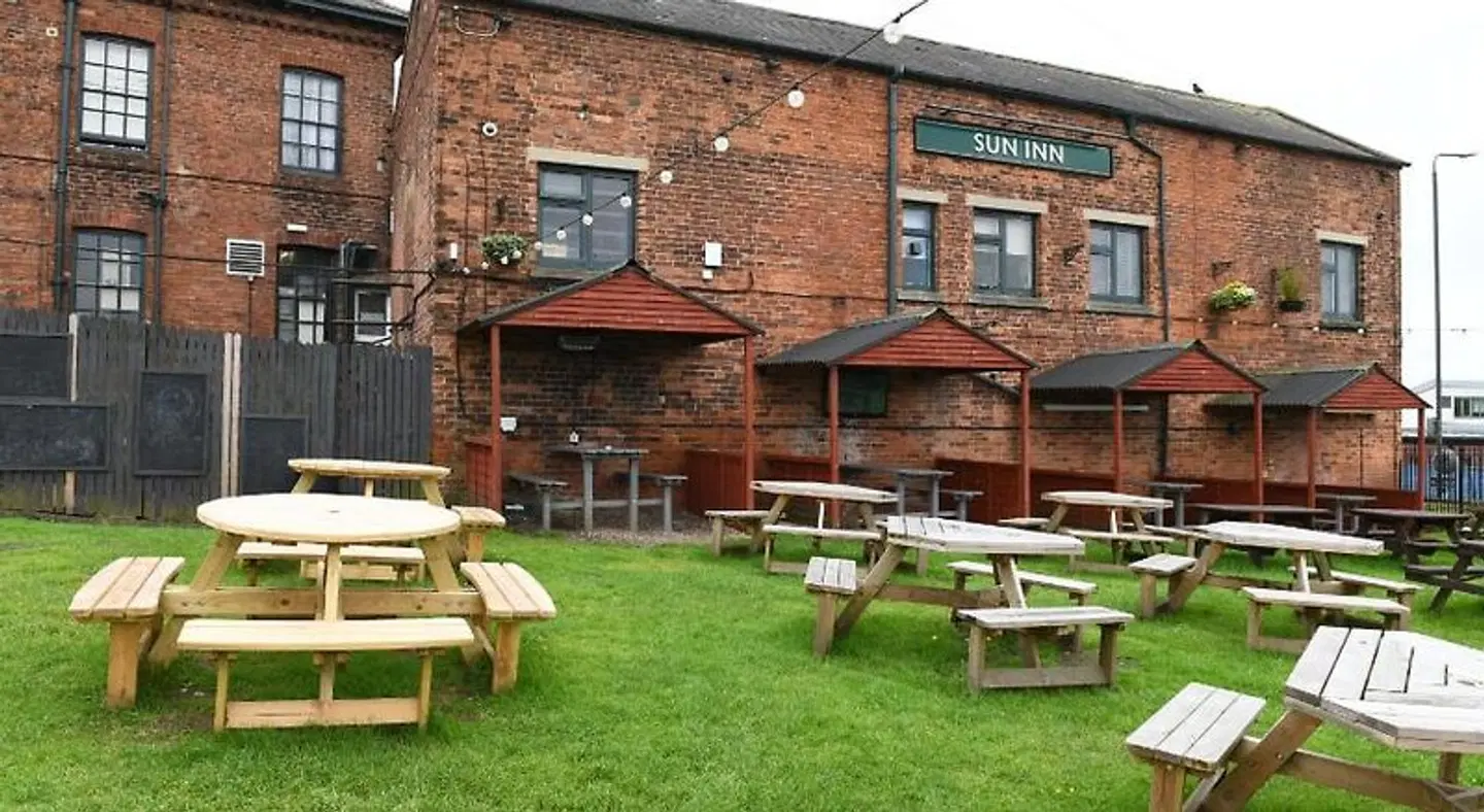 Sun Inn EXTERIOR