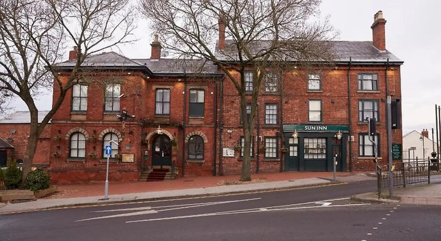 Sun Inn EXTERIOR