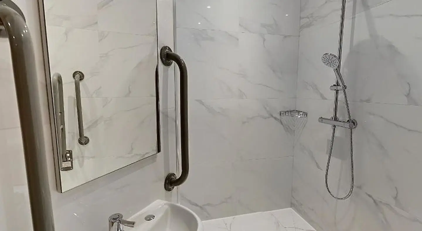 The Arc Hotel Badezimmer