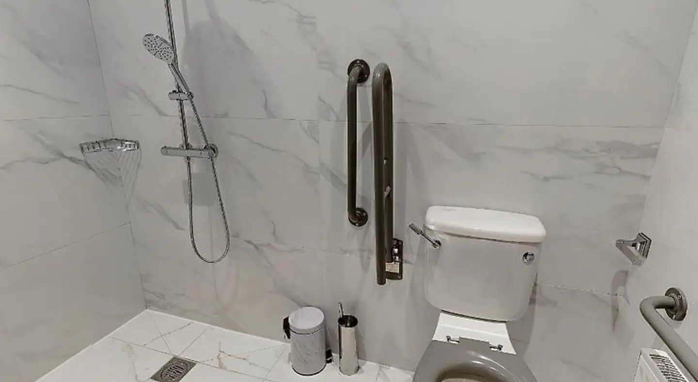 The Arc Hotel Badezimmer