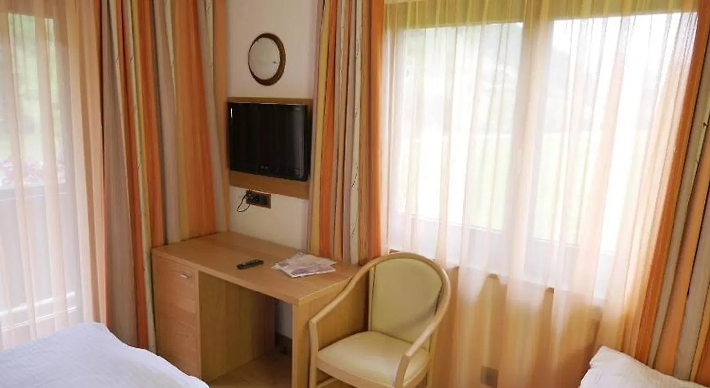 Künstleralm Hotel & Apartments ROOM_EXAMPLE