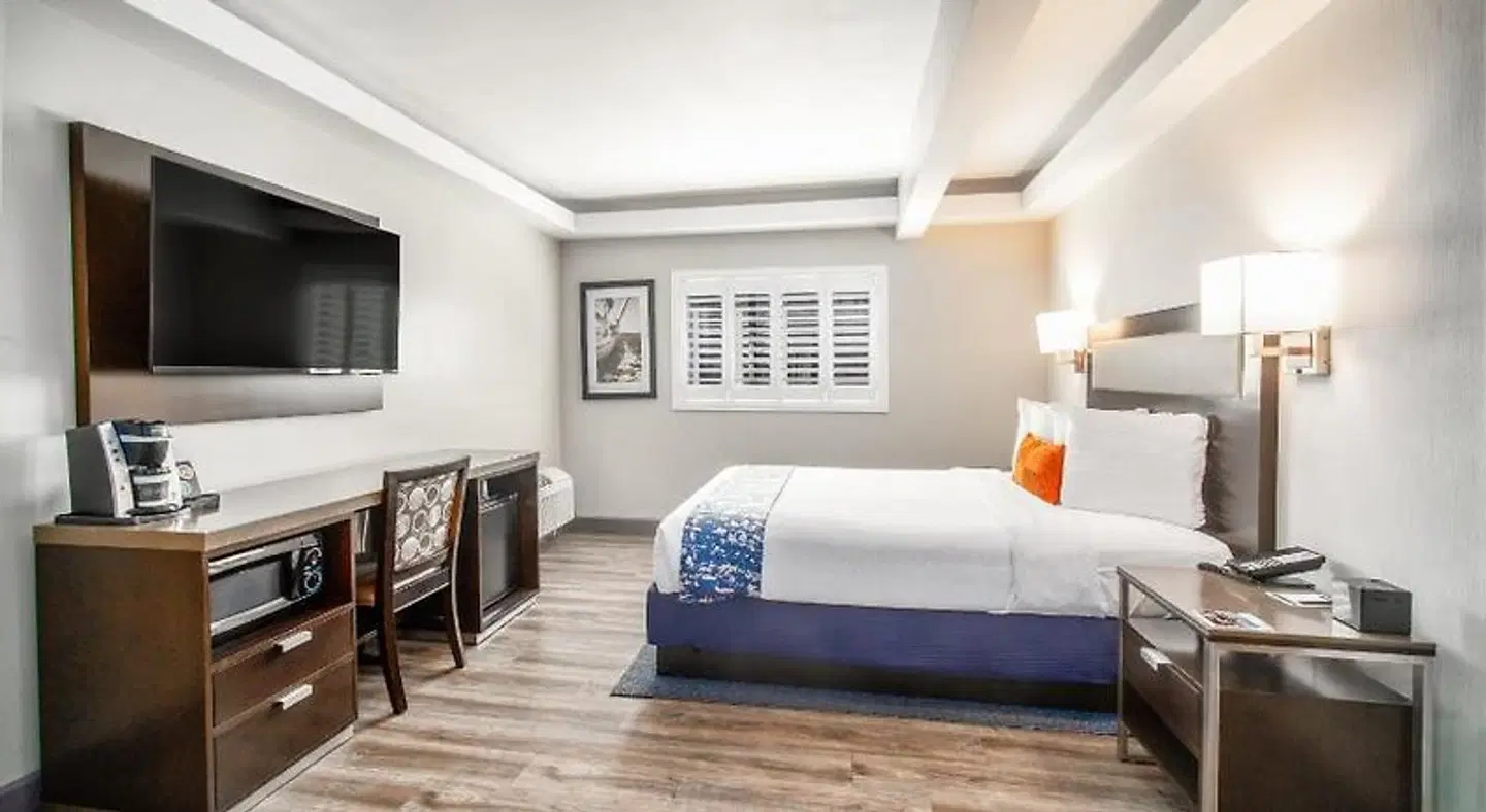 Inn at 50 Long Beach Convention Center ROOM_EXAMPLE