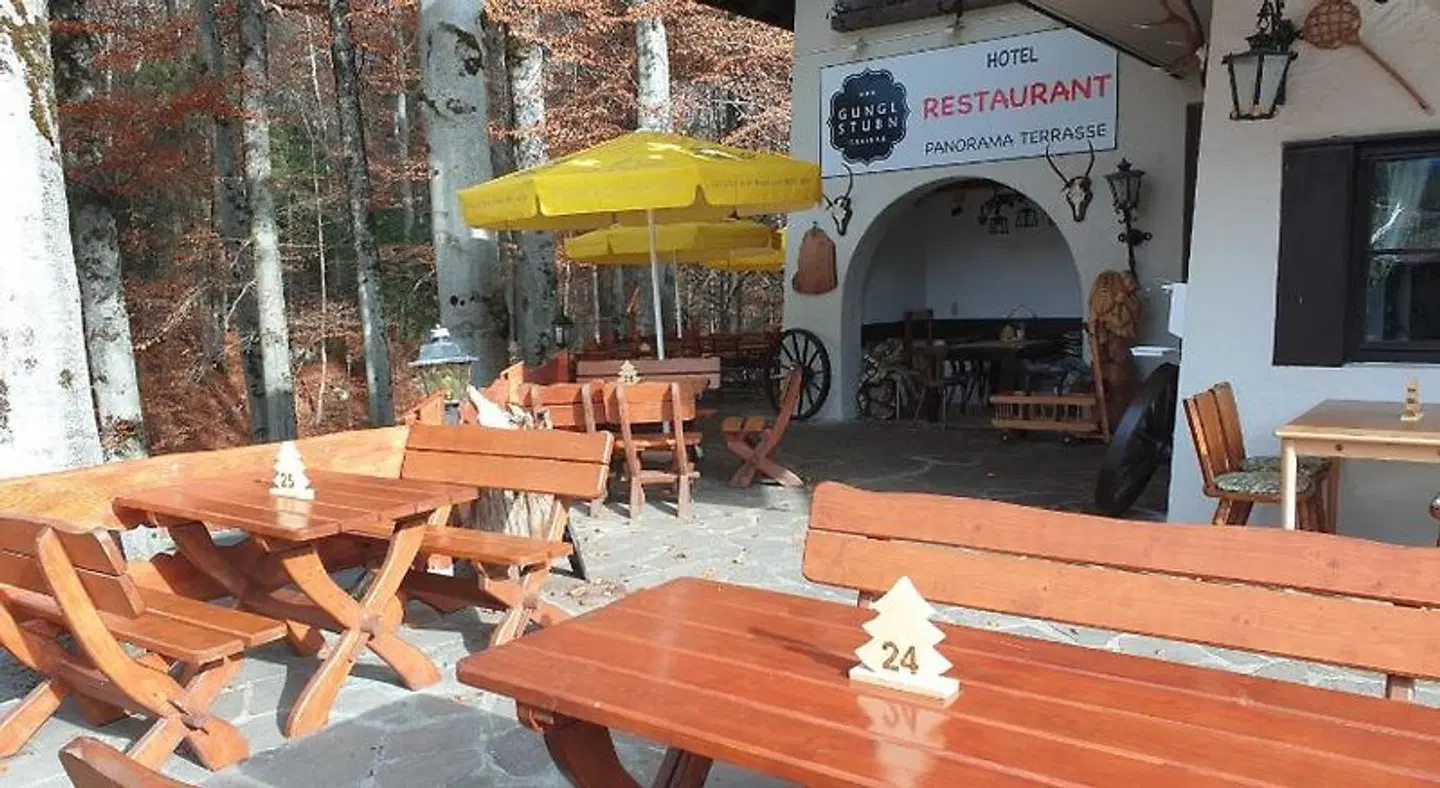 Hotel GUNGLSTUBN Terrasse