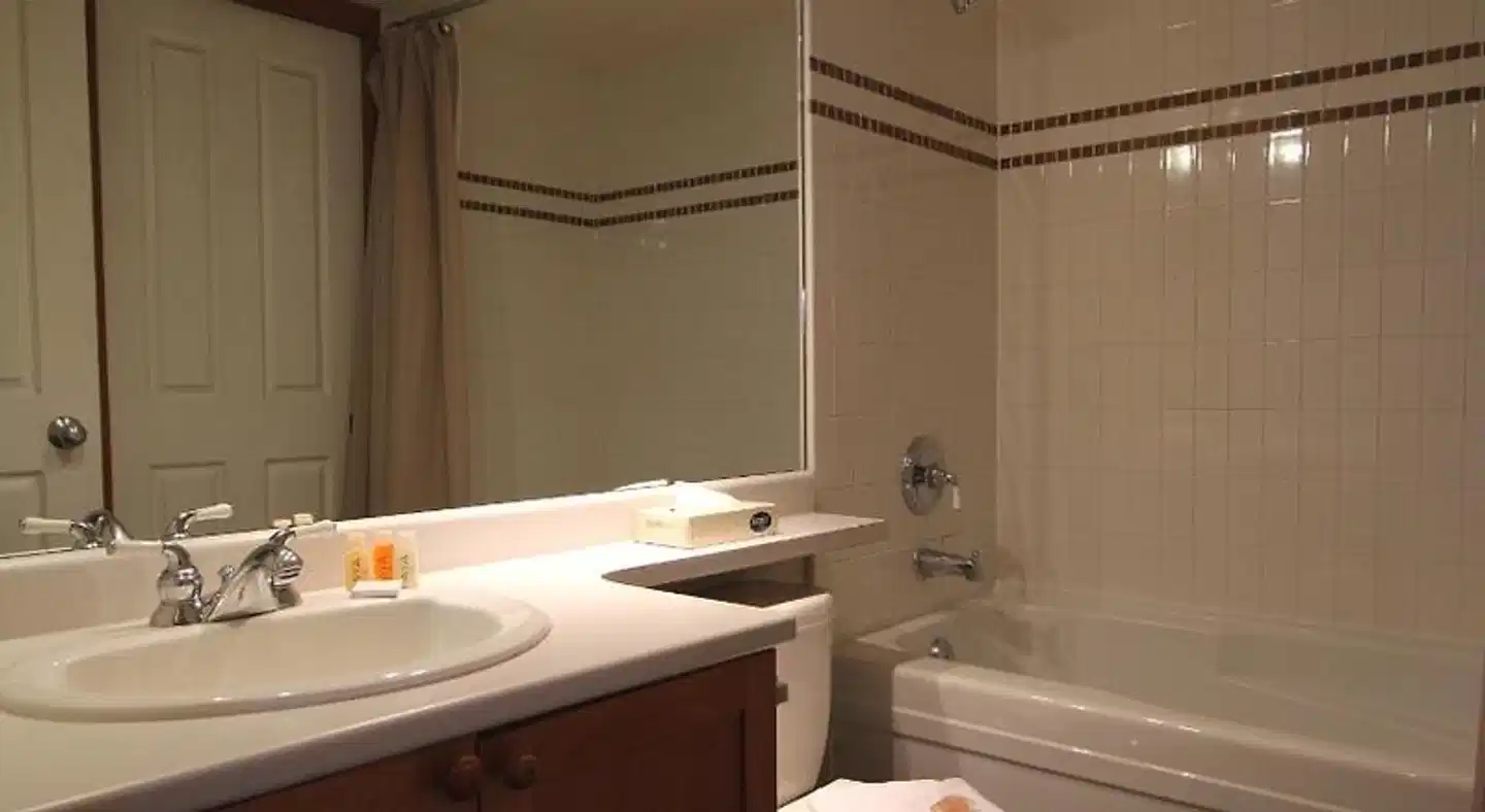 Glacier's Reach by ResortQuest Whistler Badezimmer