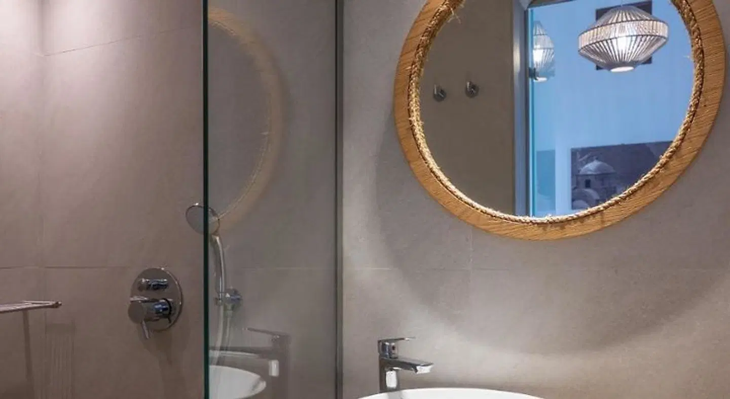 Aldea Hotel Badezimmer