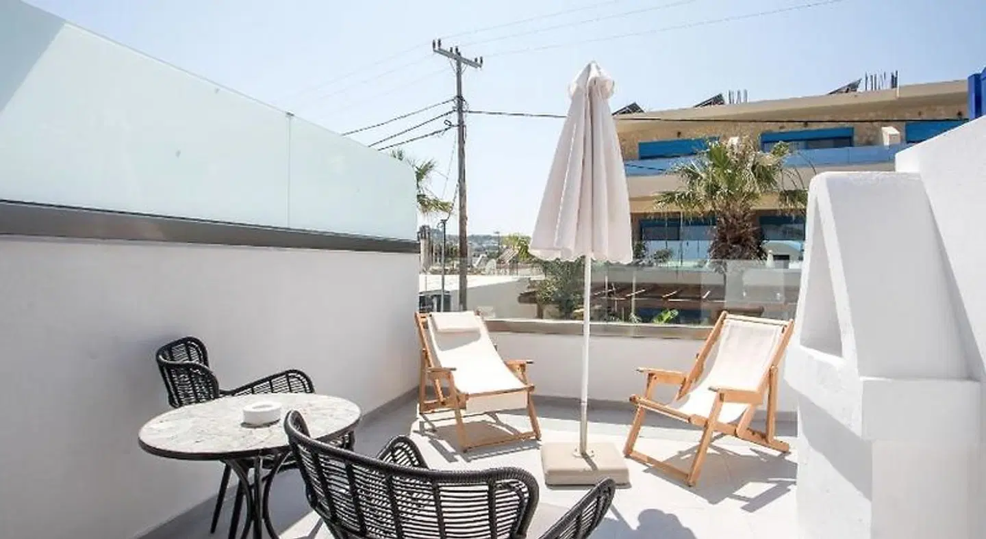Dimitra Boutique Rooms Terrasse