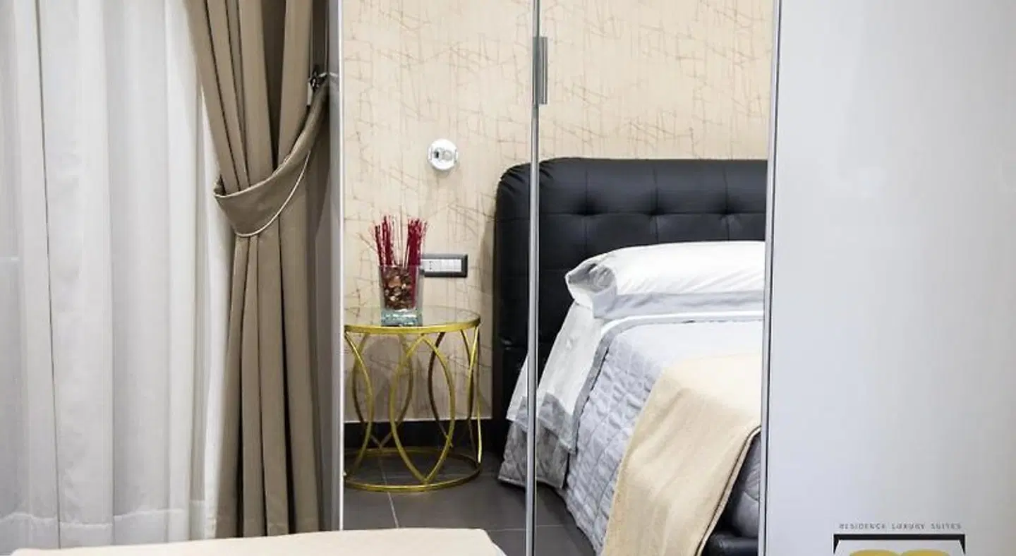 Residence Black & White ROOM_EXAMPLE