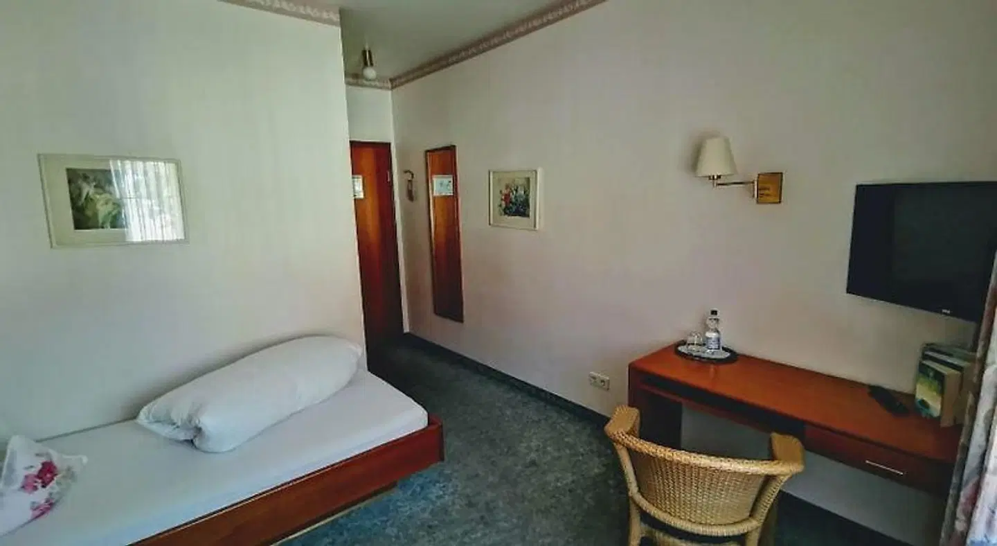 Hotel Restaurant Kaiserstühler Hof ROOM_EXAMPLE