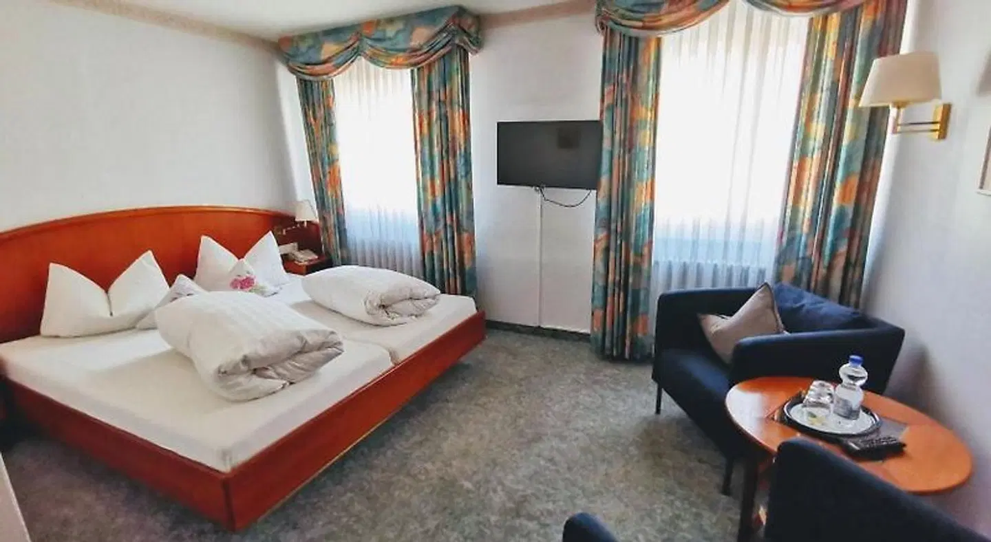 Hotel Restaurant Kaiserstühler Hof ROOM_EXAMPLE