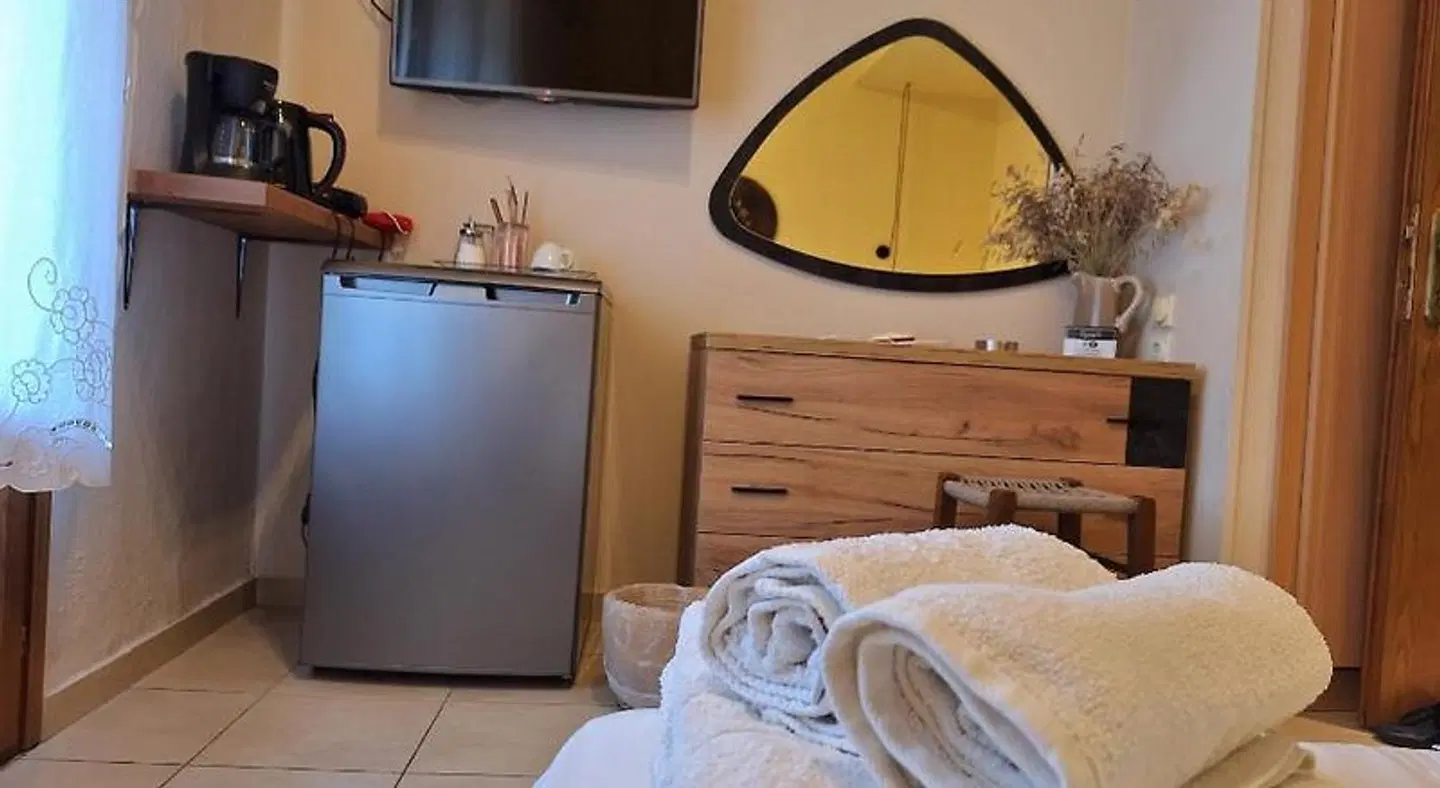 Skourgias Rooms HEALTH_BEAUTY