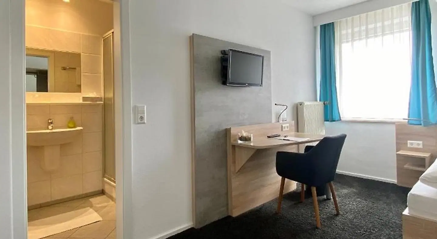 Hotel zur Sonne ROOM_EXAMPLE