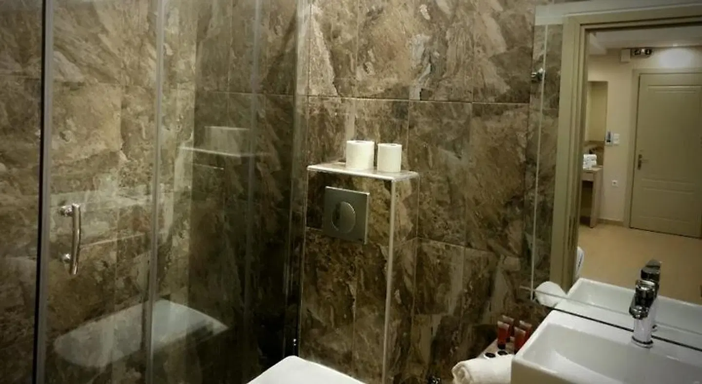 Filippion Hotel Badezimmer