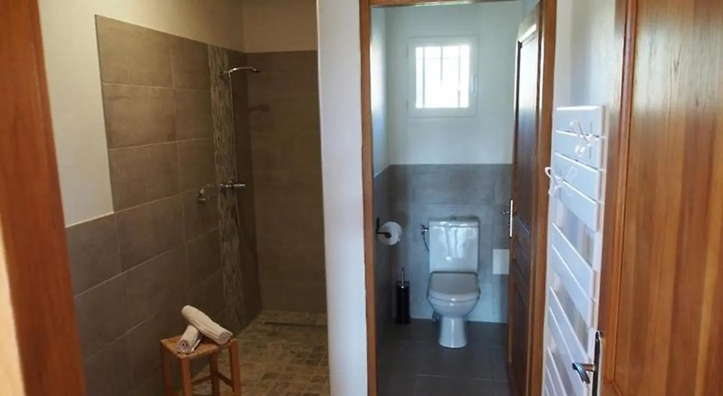Le Mas de la Lause Badezimmer