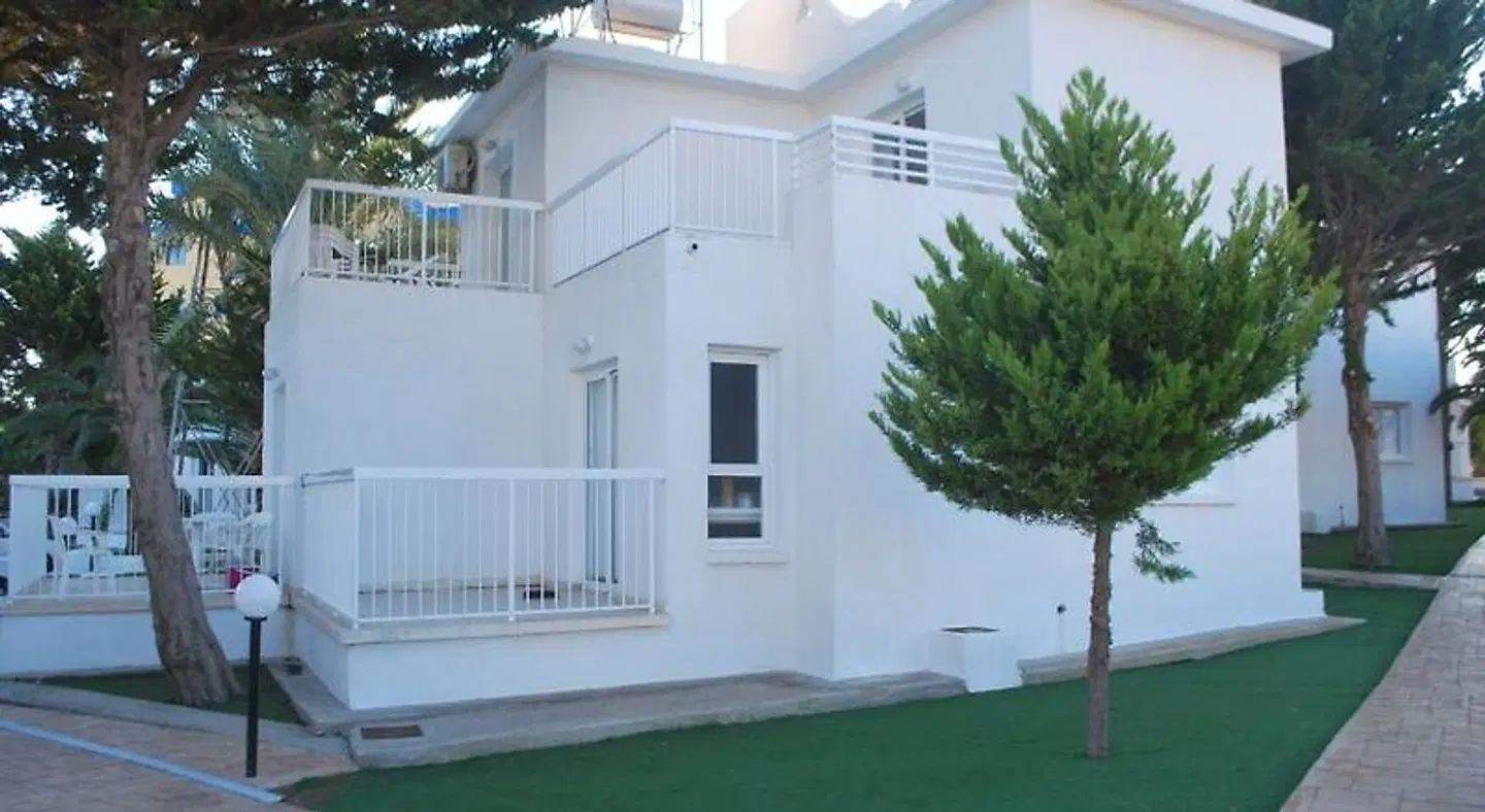 Flisvos Beach Apartments EXTERIOR