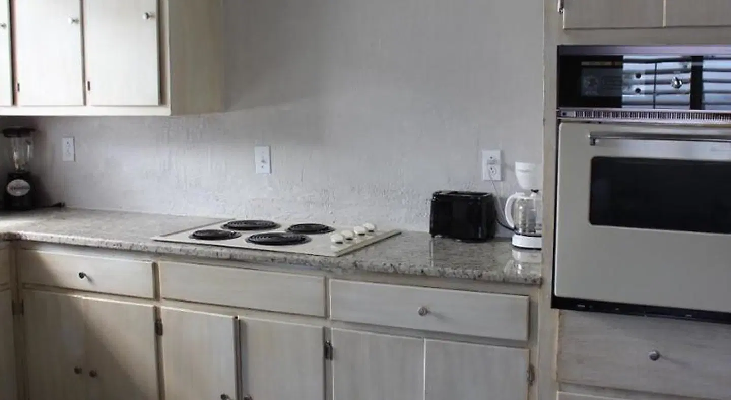 Shoreline All Suites Inn & Cabana Colony Cottages ROOM_EXAMPLE