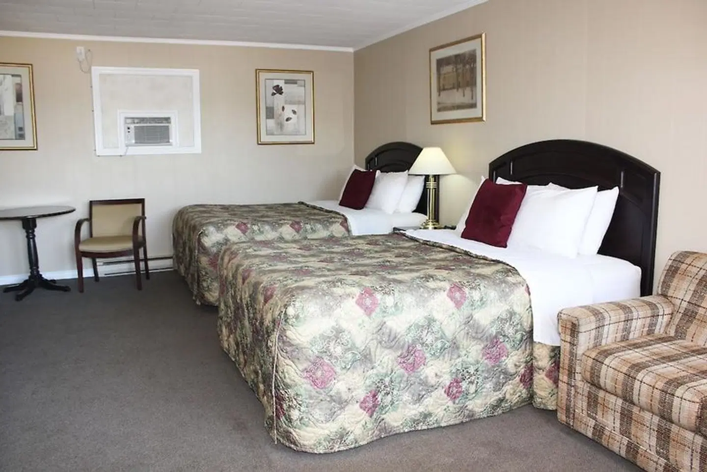Knights Inn Owen Sound ROOM_EXAMPLE