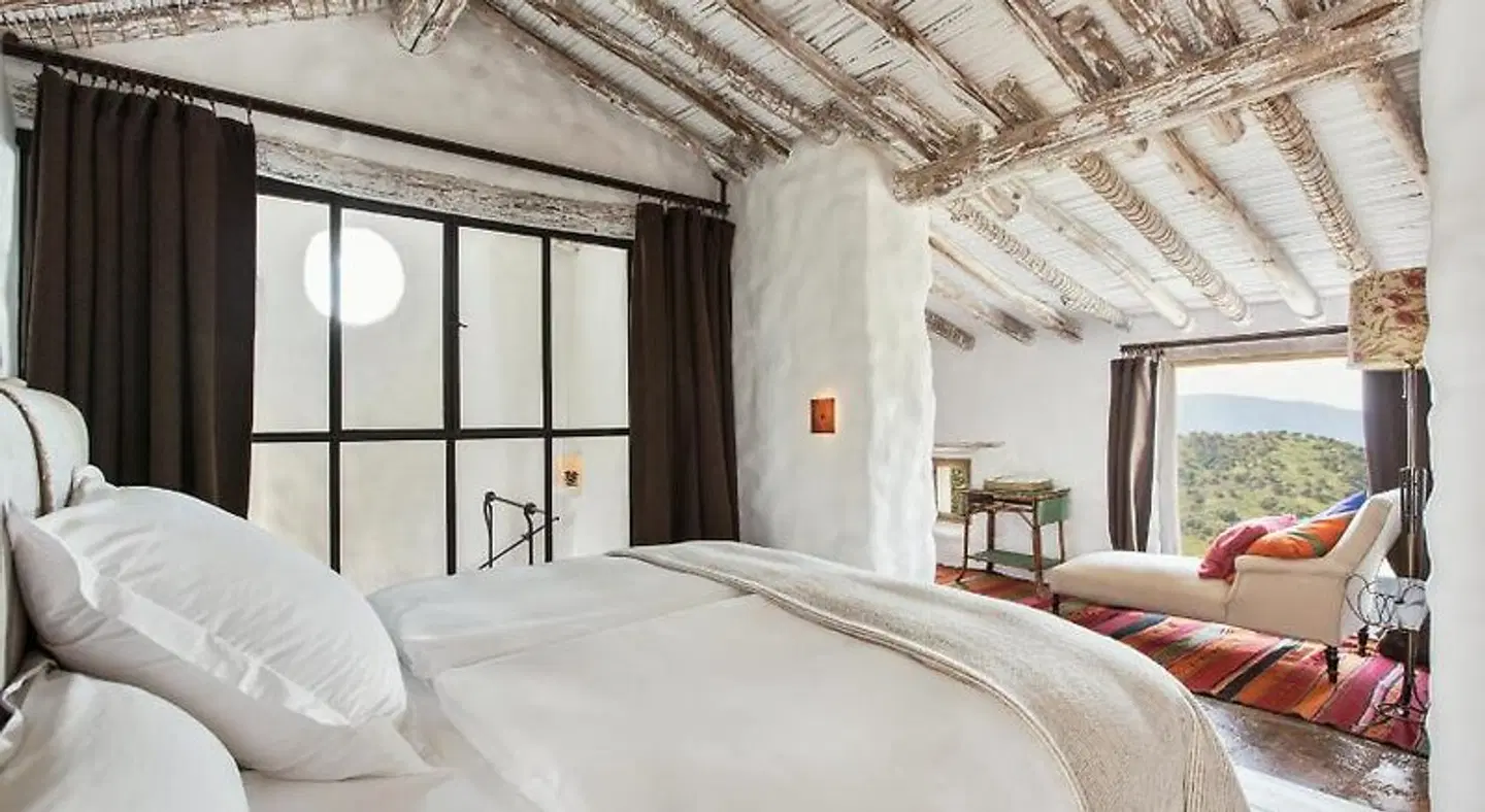 La Donaira ROOM_EXAMPLE