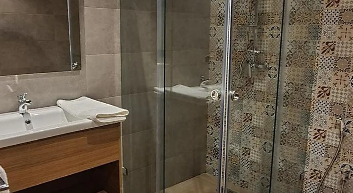 L'escale Hotel & Spa By 7AV HOTELS Badezimmer