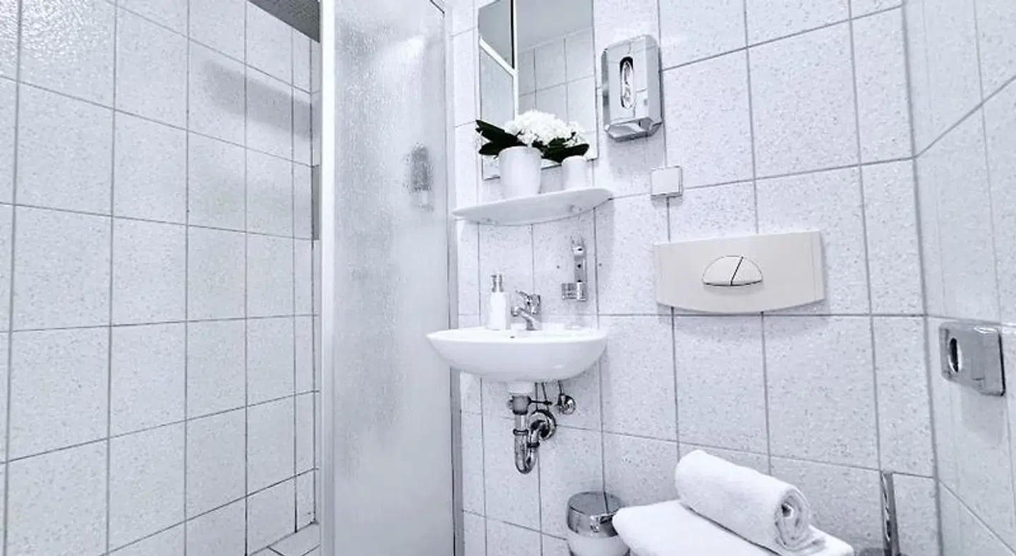 REGIOHOTEL Salzland Schönebeck Badezimmer