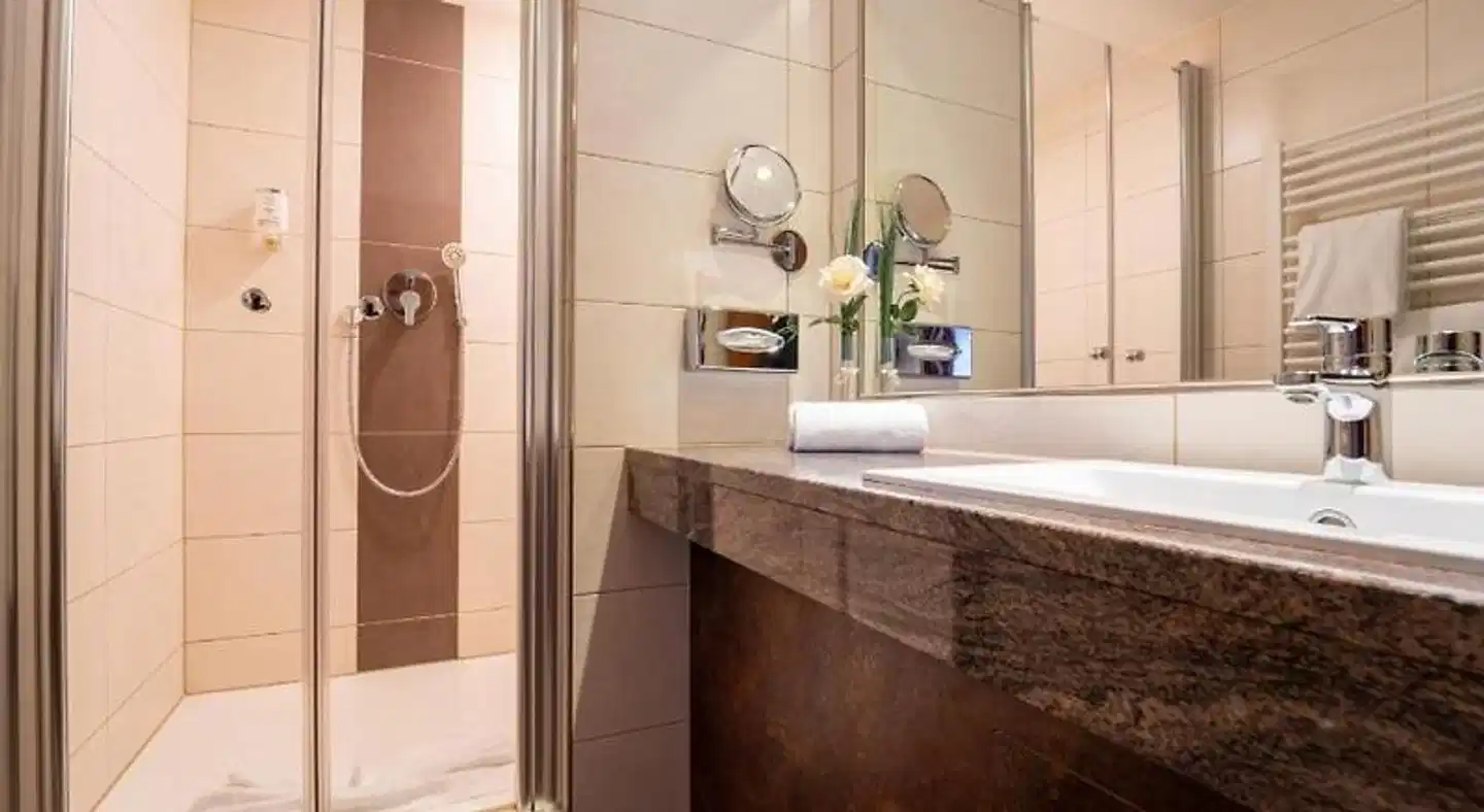 Hotel St. Georg - Regensburg Badezimmer