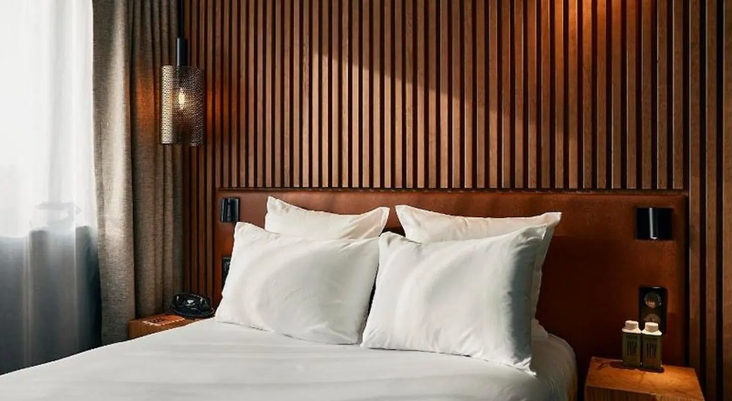 Le Bellune Paris Hotel ROOM_EXAMPLE