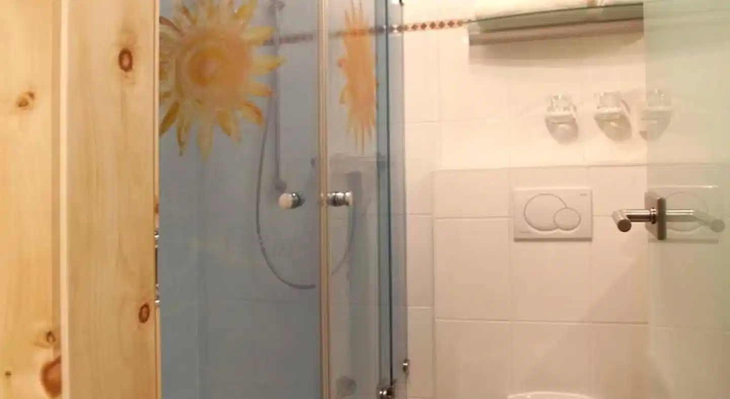 Mariandl - Zum Singenden Wirt Badezimmer