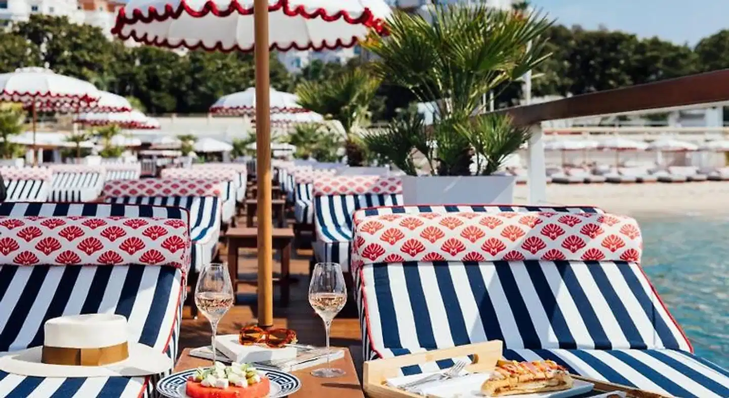 Majestic Barriere Terrasse