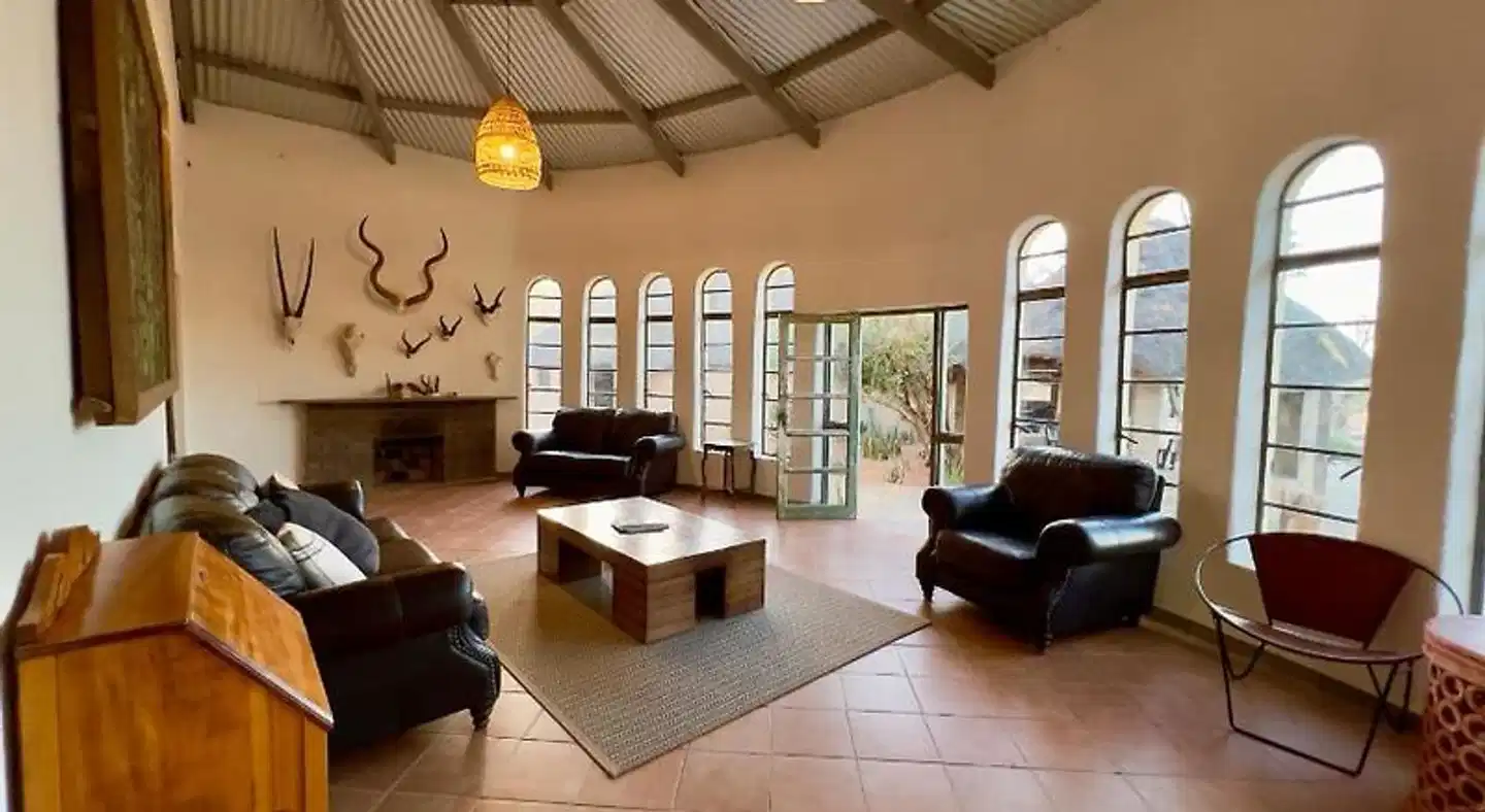 Solitaire Desert Farm Lobby