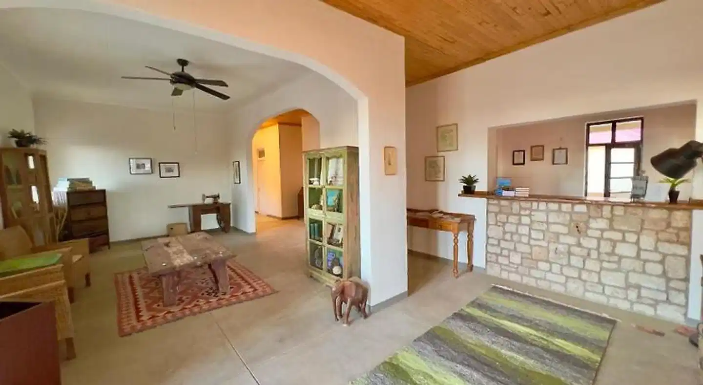 Solitaire Desert Farm Lobby