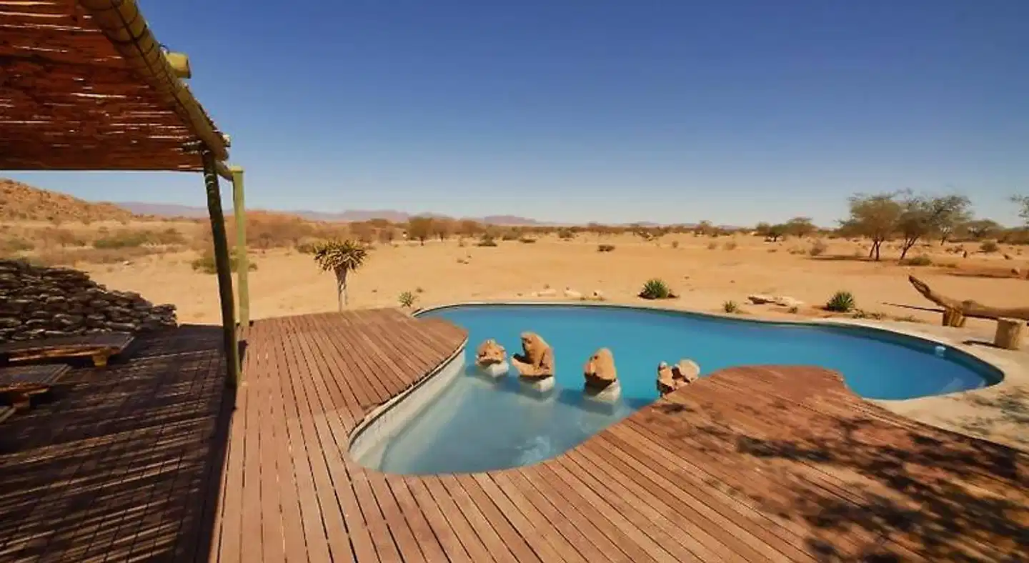 Solitaire Desert Farm Pool