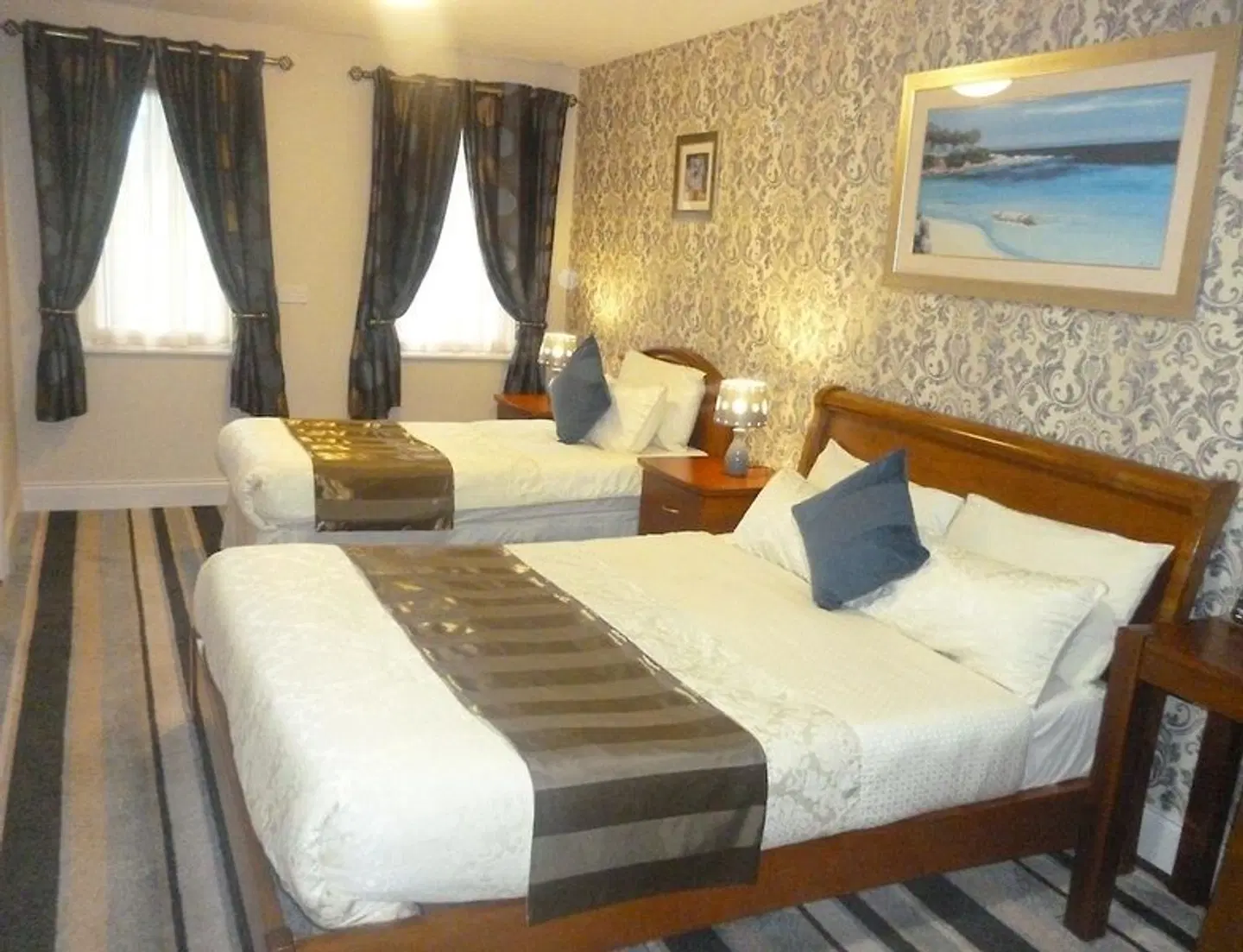 The Parkavon Hotel ROOM_EXAMPLE